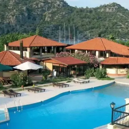 Курортный комплекс Alarga Sail Boutique & Yacht Club 4*