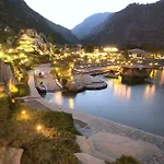 Alarga Sail Boutique & Yacht Club 4* 말마리스